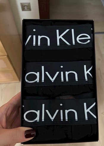 Calvin Klein s