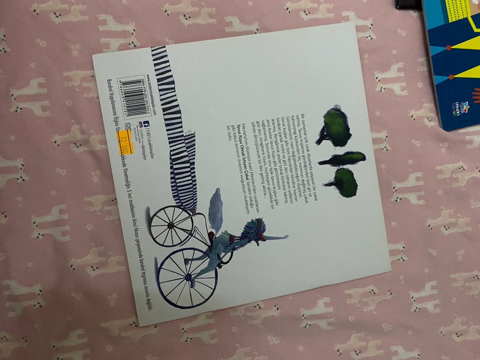 Tavus Kusu Olmak İsteyen Çakal - Sanat Kitabı - Görsel 2