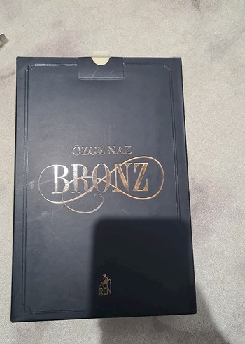 Özge Naz Bronz Roman Kitabı