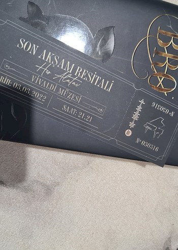 Beden Özge Naz Bronz Roman Kitabı