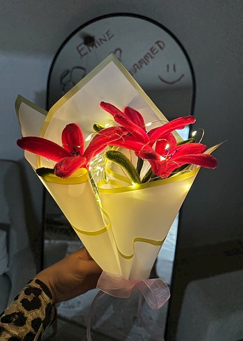 Parlak Kırmızı Çiçekli Kadın Broş - Görsel 2