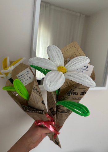 Kırmızı Yapay Çiçekli Işıklı Buket - Görsel 5