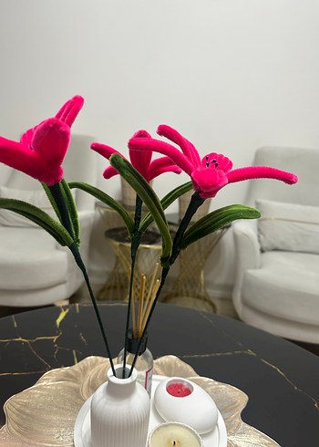 Solmayan dökülmeyen çiçekle - Görsel 2