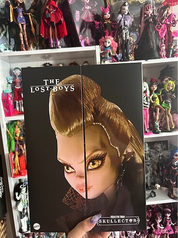 Beden Skullector Megan ve Lost Boys
