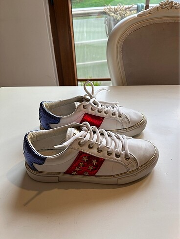 Guess Guess beyaz sneaker
