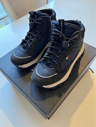 31 Beden lacivert Renk Tommy Hilfiger bot