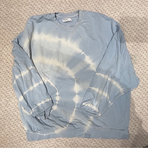 Bershka mavi batik desenli sweatshirt