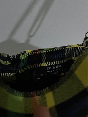 xs Beden Bershka ekoseli elbise