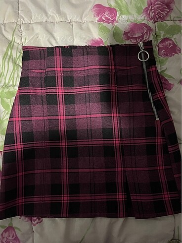 Bershka ekoseli yırtmaçlı mini etek - Görsel 2