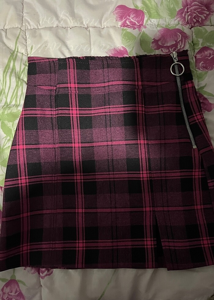 Bershka ekoseli yırtmaçlı mini etek - Görsel 2