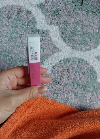 Maybelline mat ink 6 saat kalıcı