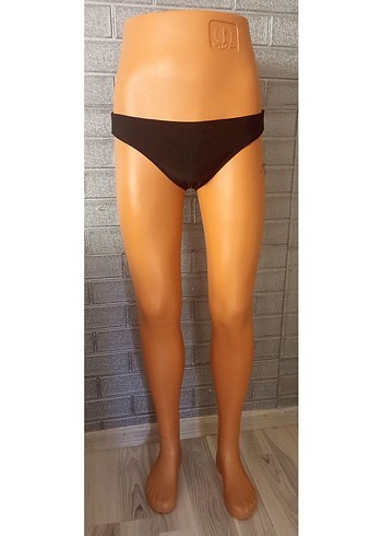 Siyah Spor Tarzı Kadın Bikini Altı