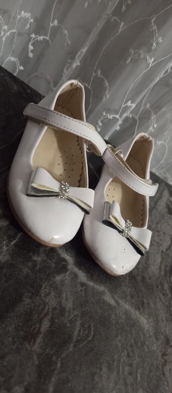 Kız Çocuk Beyaz Fiyonklu Babet Ayakkabı - Görsel 4