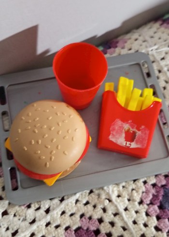 Renkli Plastik Hamburger ve Patates Oyuncak Seti - Görsel 2