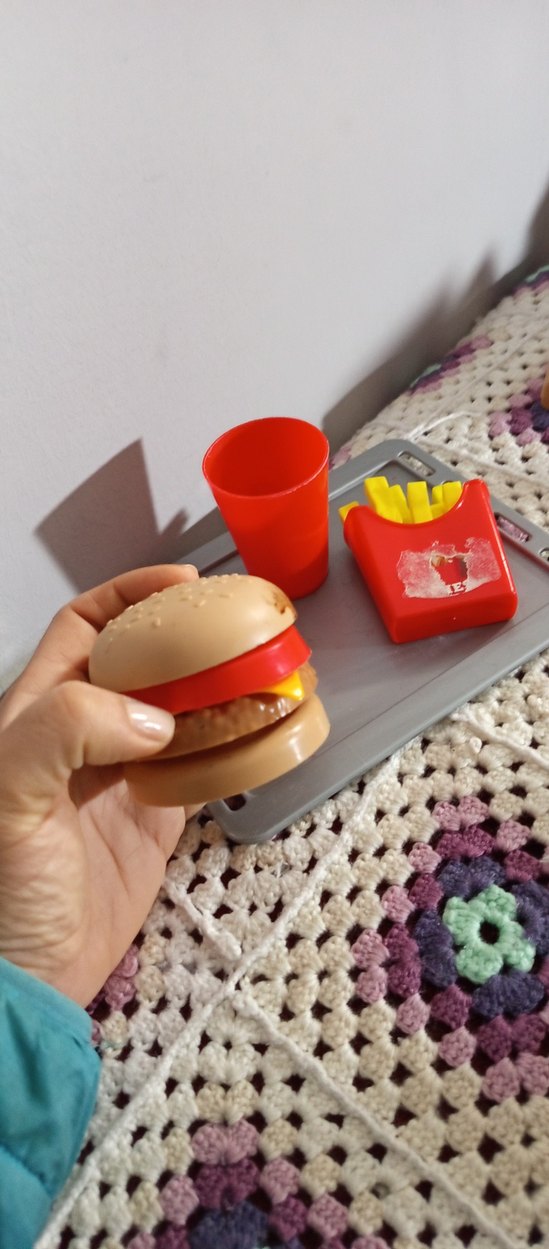 Renkli Plastik Hamburger ve Patates Oyuncak Seti - Görsel 3