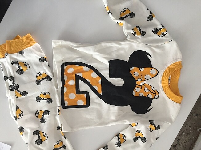 Erkek çocuk pijama takımı