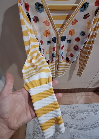 Çok Renkli Desenli V Yaka Triko Hırka - Görsel 3