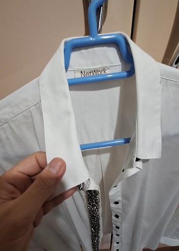 Düğmeli Beyaz Pamuklu  Gömlek - Görsel 2