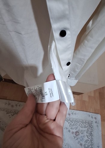 Düğmeli Beyaz Pamuklu  Gömlek - Görsel 3