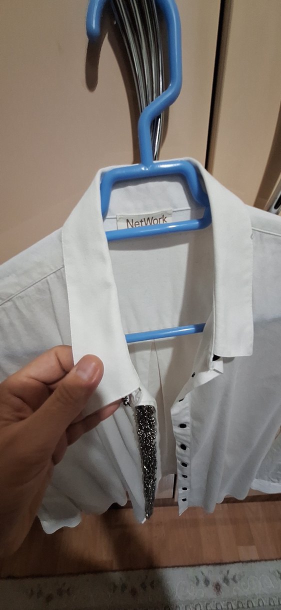 Düğmeli Beyaz Pamuklu  Gömlek - Görsel 2