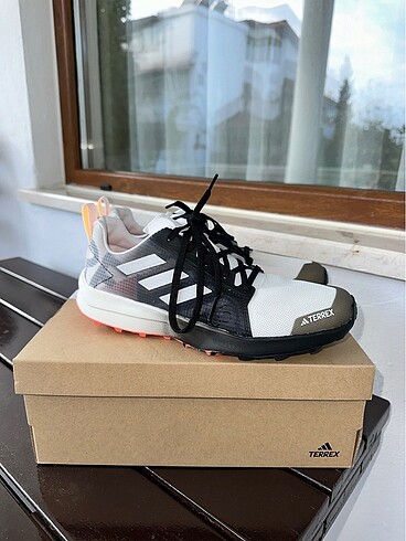 Adidas Terrex kadın spor ayakkabısı Yeni sıfır defosuz hiçbir so