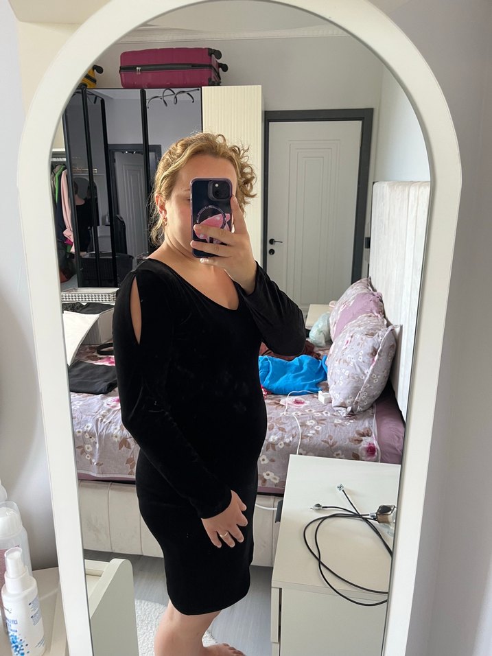 V Yaka Siyah Midi Hamile Elbisesi - Görsel 2