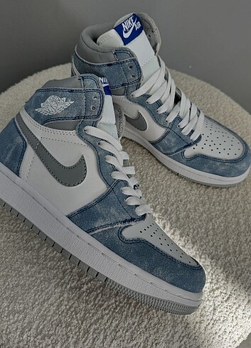 36 Beden Nike Air Jordan 1 Hyper Royal