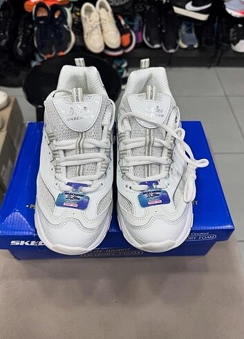40 Beden Skechers Dlites White