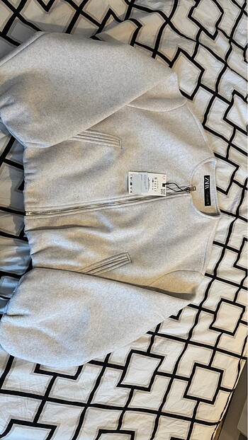 Zara ELASTİK KENARLI YUMUŞAK BOMBER CEKET