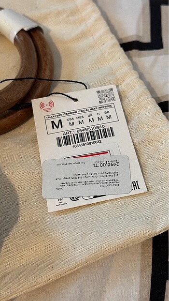 Zara SEDEF EFEKTLİ APLİKELİ ÇANTA
