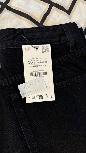 Zara Zara TRF HIGH-RISE WIDE-LEG JEAN