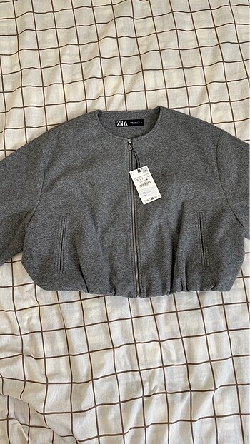 Zara Zara ELASTİK KENARLI YUMUŞAK BOMBER CEKET