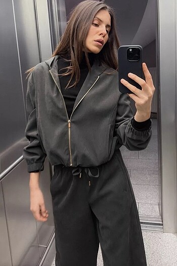 Zara KAPÜŞONLU DOKULU BOMBER CEKET