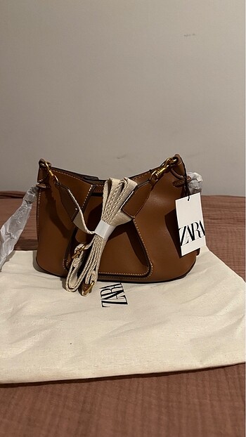 Zara PİLELİ MİNİ ÇANTA