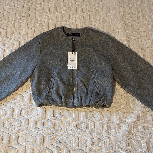 Zara Zara ELASTİK KENARLI YUMUŞAK BOMBER CEKET