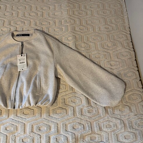 xs Beden beyaz Renk Zara ELASTİK KENARLI YUMUŞAK BOMBER CEKET