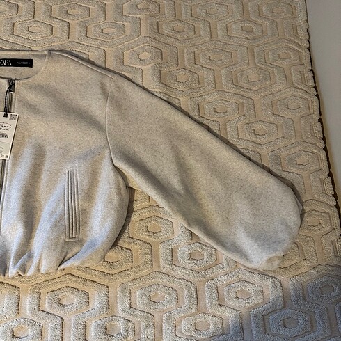 m Beden beyaz Renk Zara ELASTİK KENARLI YUMUŞAK BOMBER CEKET