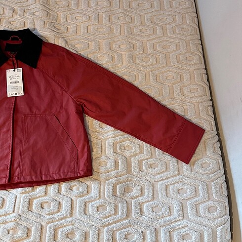 xs Beden Zara KONTRAST YAKALI MUMLU CEKET