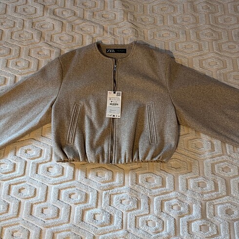 Zara Zara ELASTİK KENARLI YUMUŞAK BOMBER CEKET
