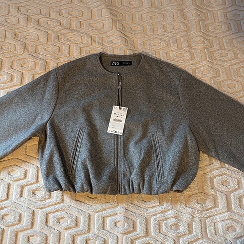 Zara Zara ELASTİK KENARLI YUMUŞAK BOMBER CEKET