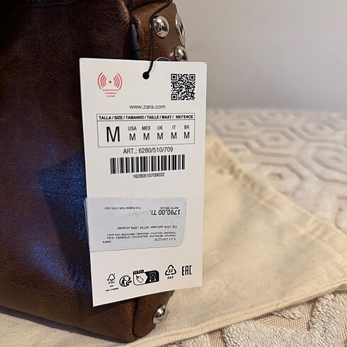 Zara Zara METAL APLİKELİ OMUZ ÇANTASI
