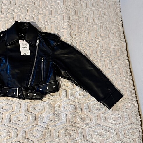 xs Beden siyah Renk Zara SUNİ DERİ CROP BIKER CEKET