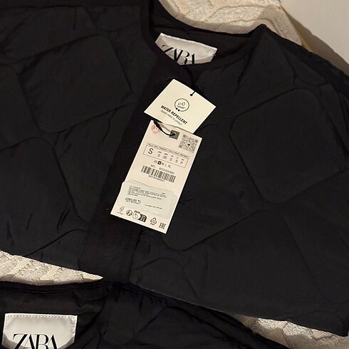 xs Beden siyah Renk Zara WATER-REPELLENT ŞİŞME MONT