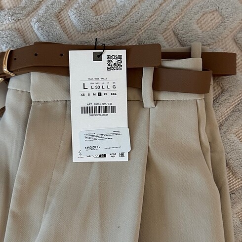 l Beden Zara KEMERLİ PENSLİ PANTOLON