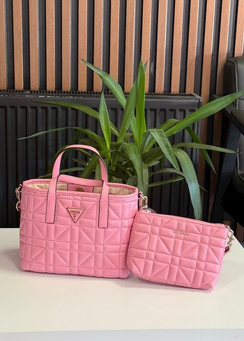 Guess Pembe Kare Desenli Fermuarlı Kadın Çanta - Görsel 2