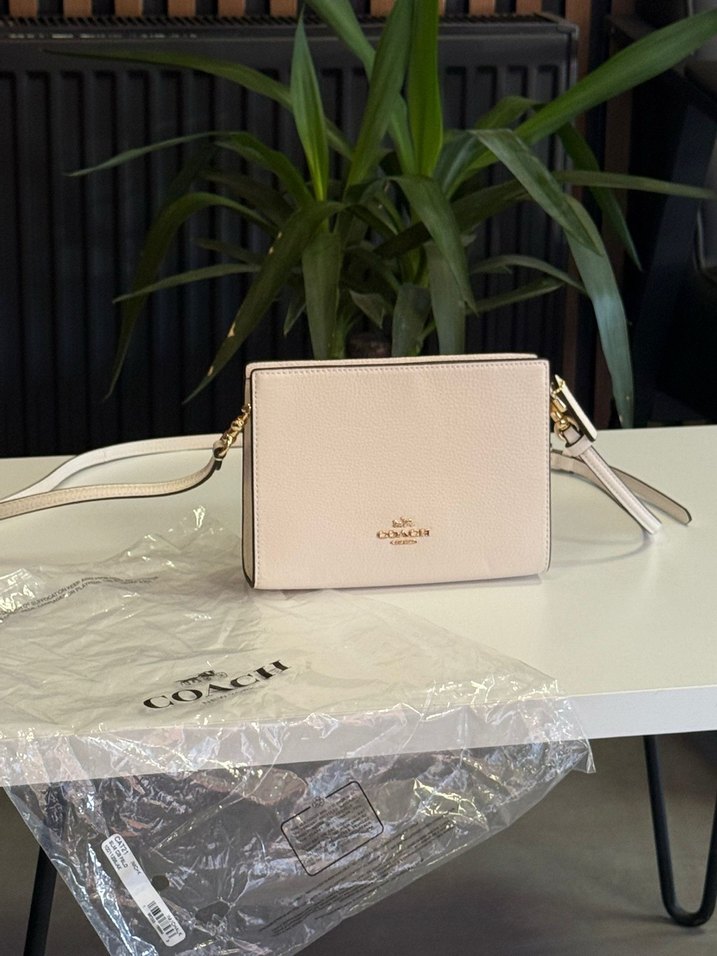 Coach Beyaz Deri Minimalist Kol Çantası - Görsel 3