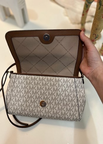 Michael Kors Kadın Beyaz Deri Çapraz Çanta - Görsel 3