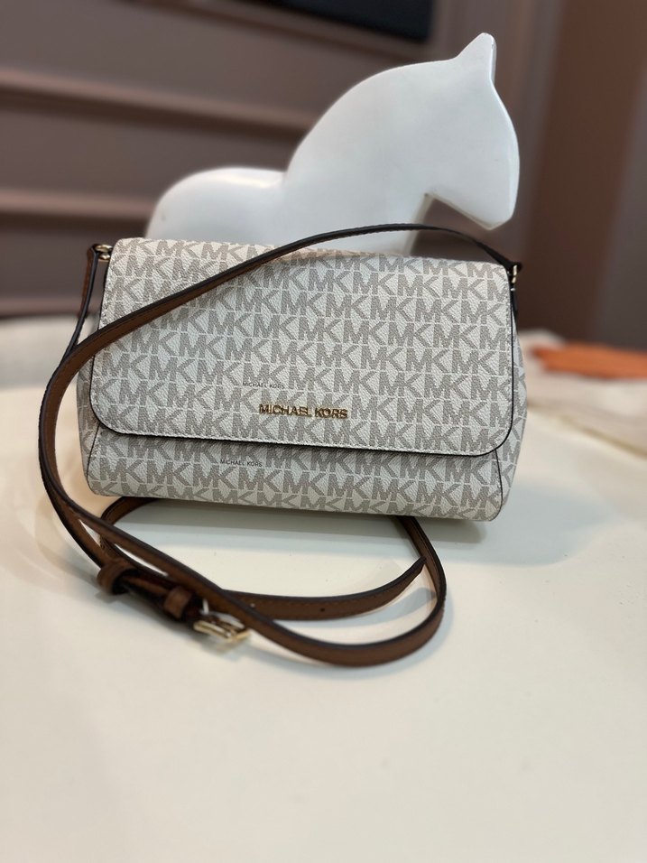 Michael Kors Kadın Beyaz Deri Çapraz Çanta - Görsel 2