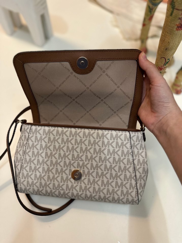 Michael Kors Kadın Beyaz Deri Çapraz Çanta - Görsel 3