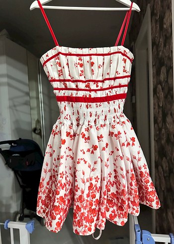 Gigiis Kırmızı Çiçekli Pliseli Mini Elbise